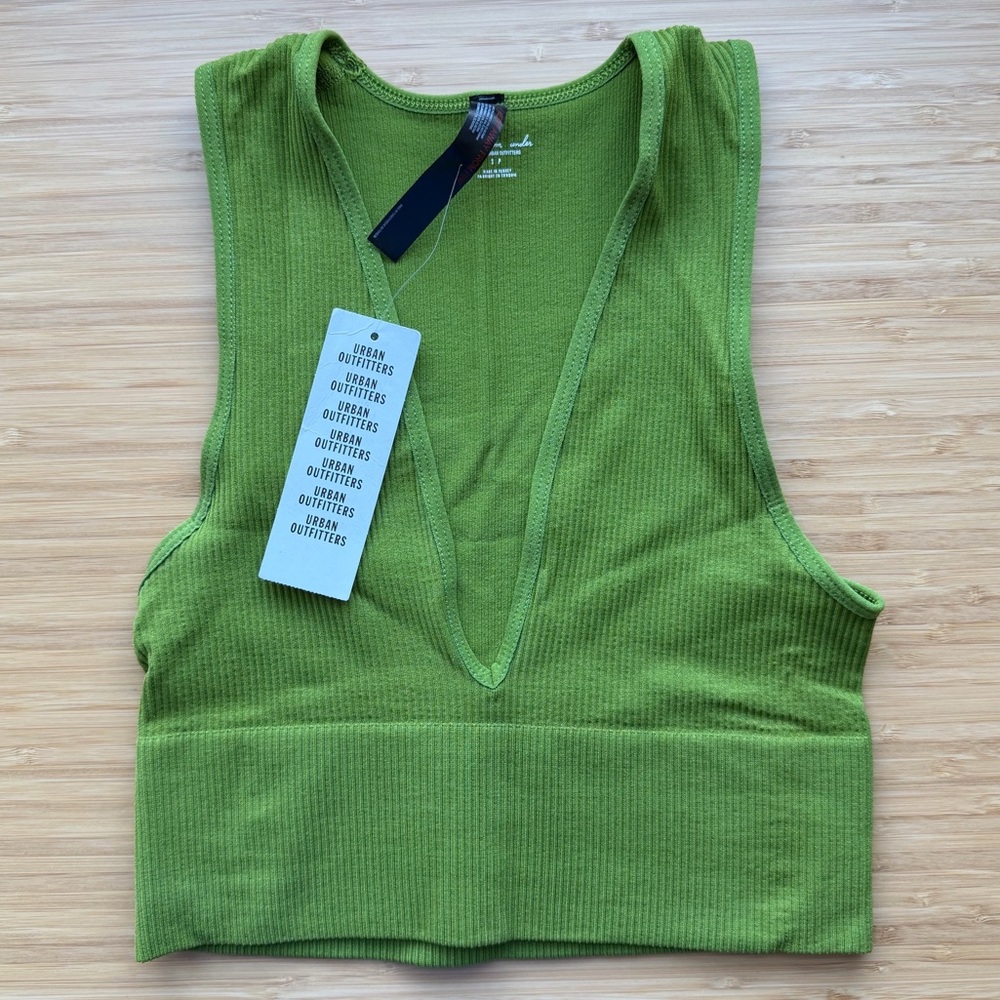 NWT UO Out From Under Hailey Seamless Plunge Cropped Tank Top in Khaki